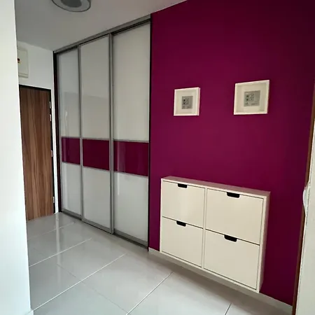 Sun-Filled Cozy Apartment With Park View Balcony - 2 Min To Ondrej Nepela Arena