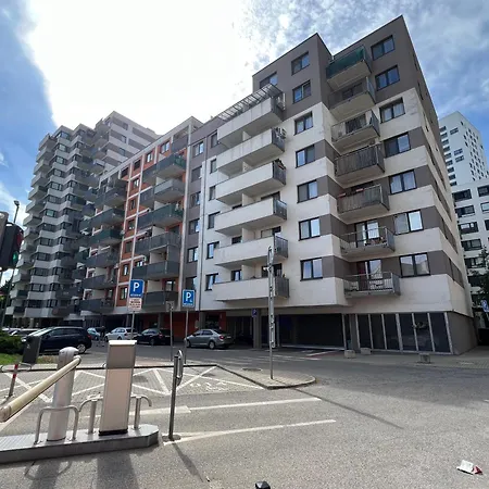 Sun-filled Cozy With Park View Balcony - 2 Min To Ondrej Nepela Arena * Bratislava