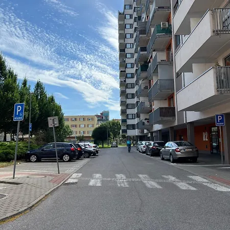 Sun-Filled Cozy Apartment With Park View Balcony - 2 Min To Ondrej Nepela Arena * Братислава