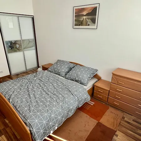 Апартаменты Sun-Filled Cozy Apartment With Park View Balcony - 2 Min To Ondrej Nepela Arena Братислава
