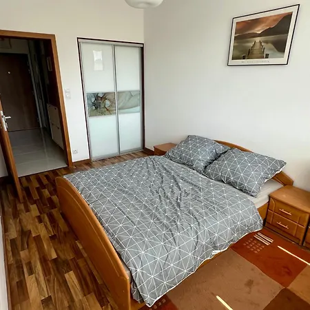 Sun-filled Cozy With Park View Balcony - 2 Min To Ondrej Nepela Arena *