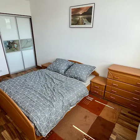 Апартаменты Sun-Filled Cozy Apartment With Park View Balcony - 2 Min To Ondrej Nepela Arena *